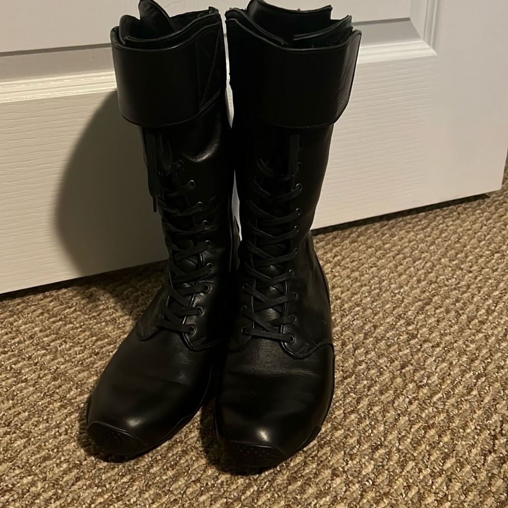 Women motorcycle boots. Excellent condition. Size 8.5.